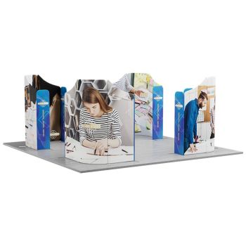Custom trade show booth with curved backdrop and side panels